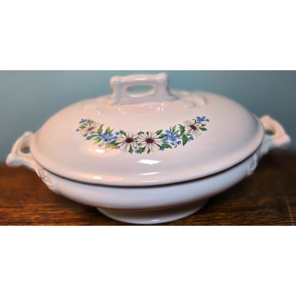 Vintage Floral Covered Soup Tureen With Handles Lid, beautiful condition, Wildfl